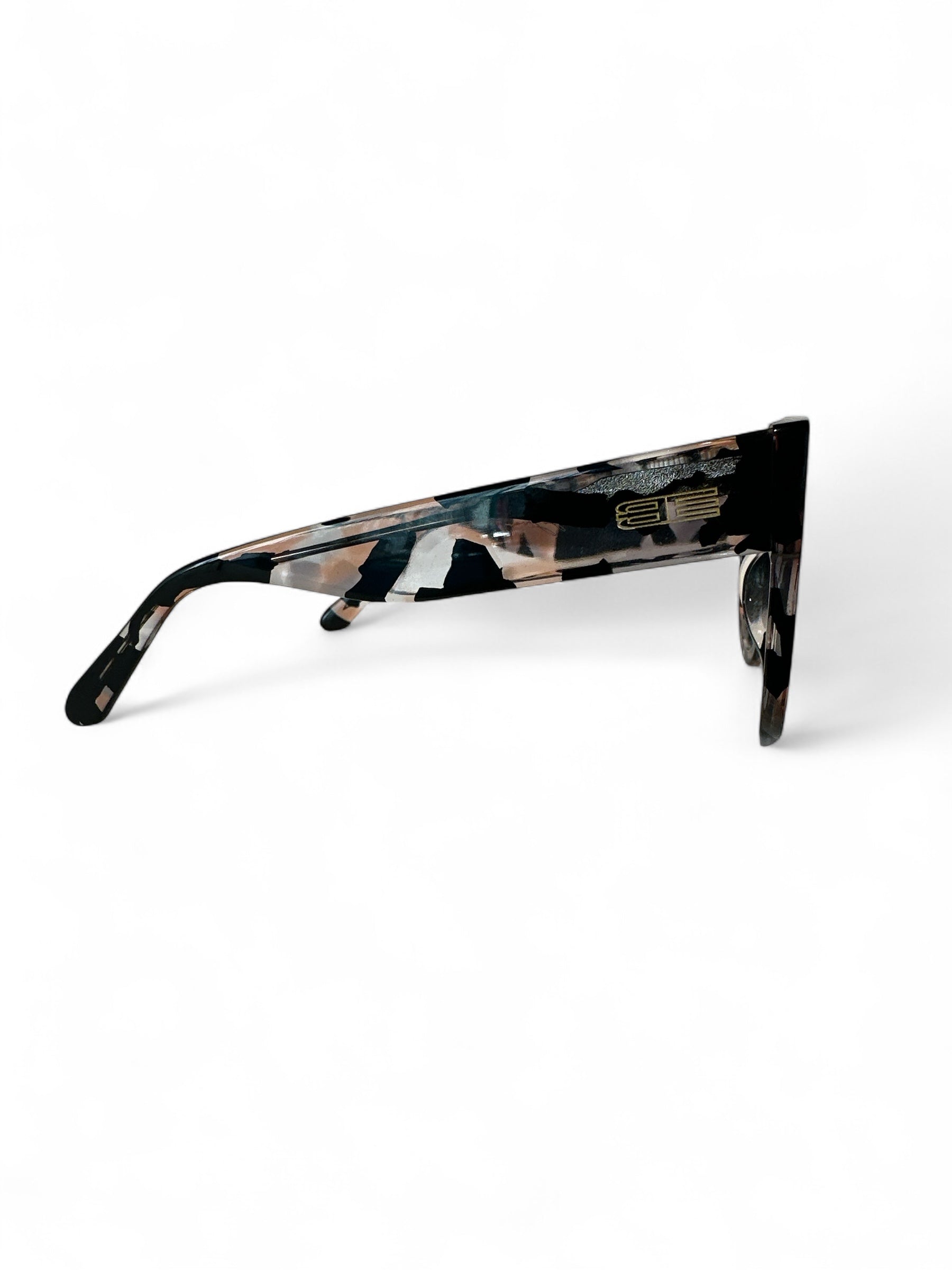 BLANG Eyewear – Statement Cat-Eye Brille im Marmor-Design