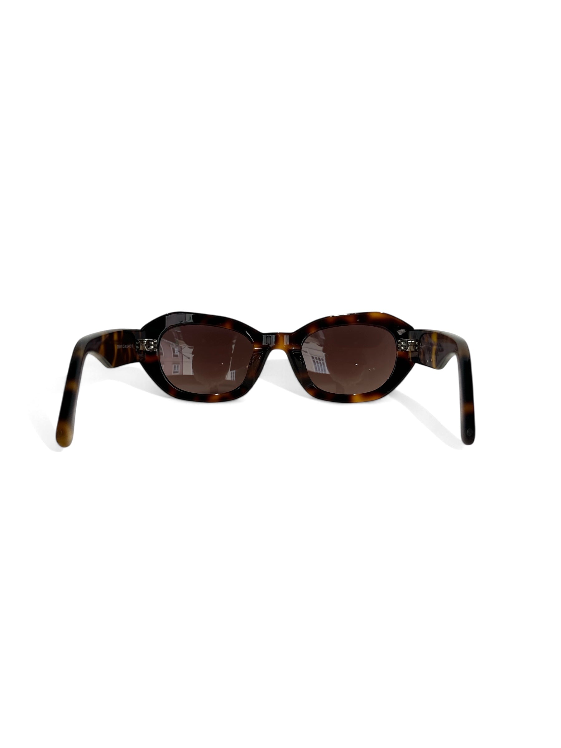 BLANG Eyewear – Tortoise Shell Sonnenbrille mit Signature-Detail