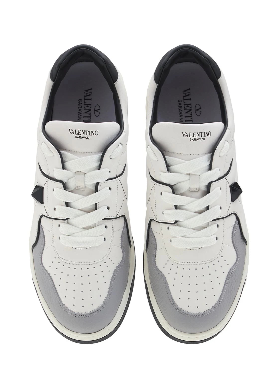 Ledersneakers mit Nieten