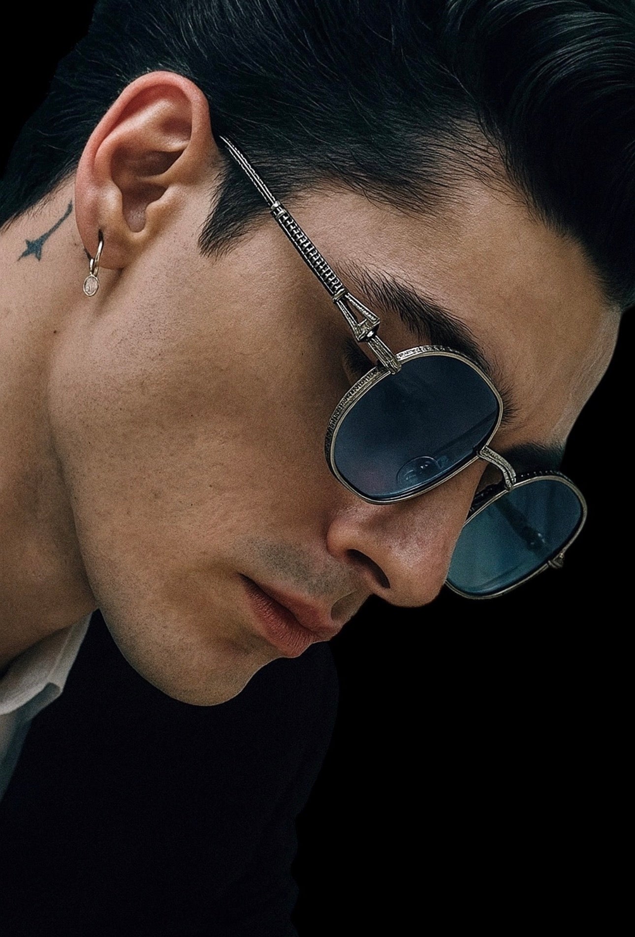 BLANG Eyewear •  Raffinierte Sonnenbrille mit blau getönten Gläsern